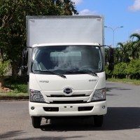 Hino XZU720 thùng kín vận tải 3,5 tấn
