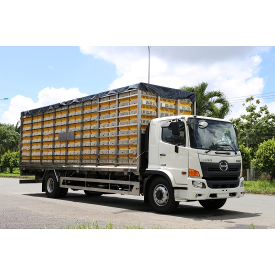 Hino FG8JT8A chở gia cầm 408 lồng