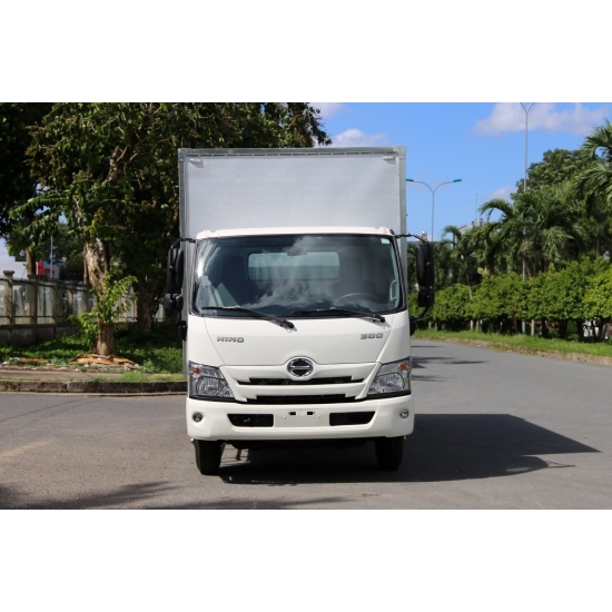 Hino XZU720 thùng kín vận tải 3,5 tấn