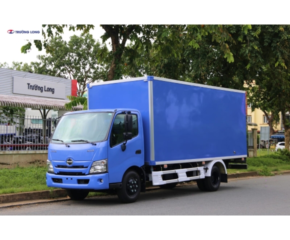 Hino XZU720 thùng composite 3,5 tấn