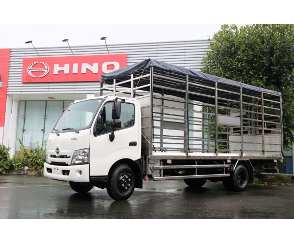 Hino XZU730 chở gia cầm 224 lồng